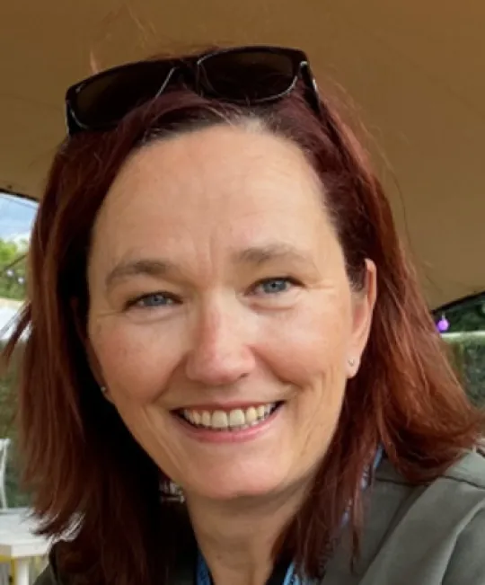 Dr Annabel Howell