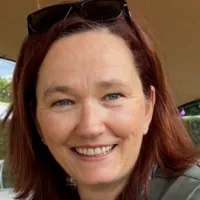 Dr Annabel Howell
