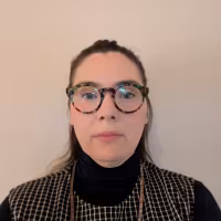 Dr Ruth Dryden